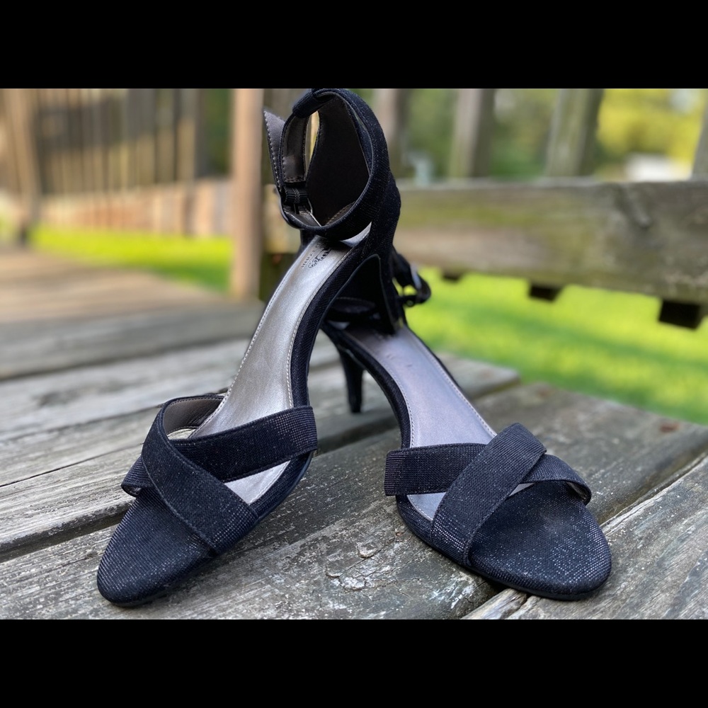Coach and Four heel